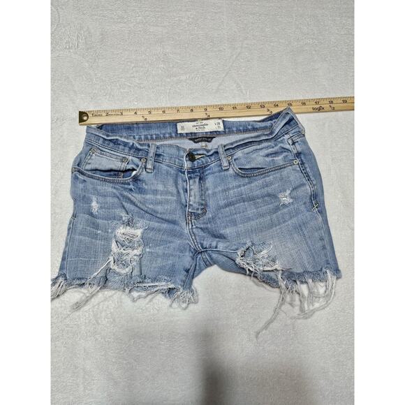 Abercrombie & Fitch NY Shorts Women Shorts 6S Light Wash Denim Cutoff Jean Short - Picture 6 of 13